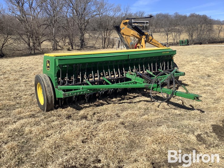 john-deere-8300-image-3