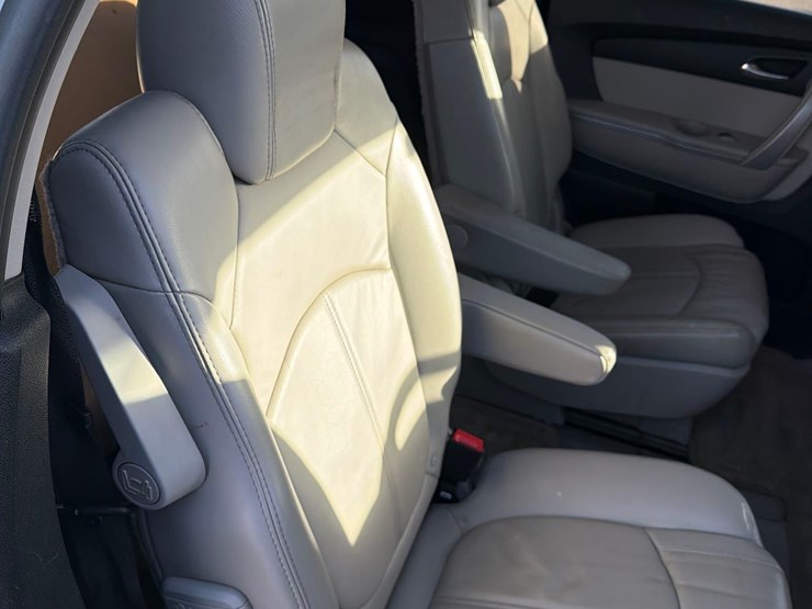 2010-gmc-acadia-slt-image-44