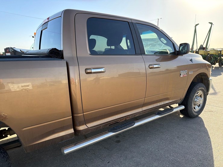 2011-dodge-ram-2500-image-17