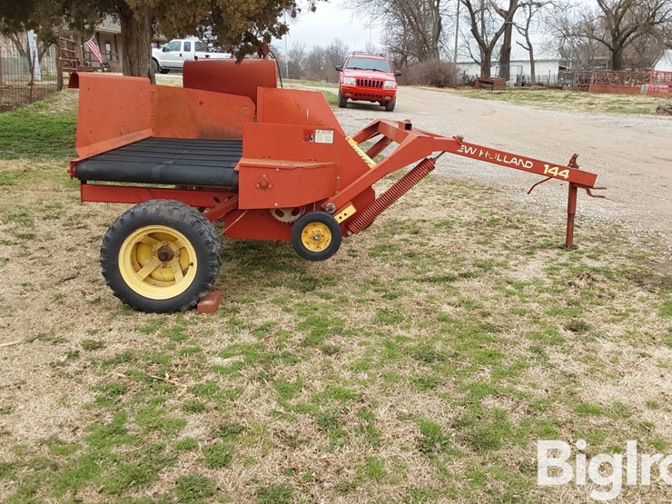 new-holland-144-image-4