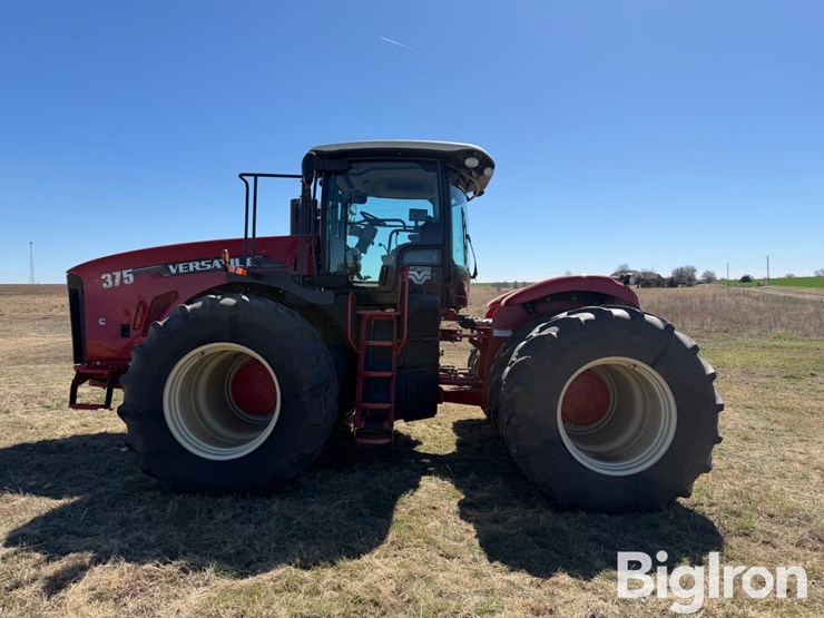 2012-versatile-375-image-4