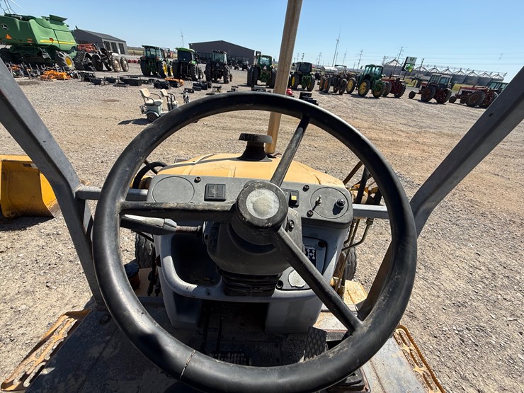 new-holland-555e-image-62