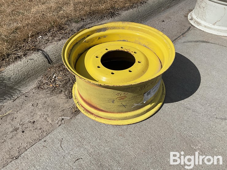 john-deere-8-image-2