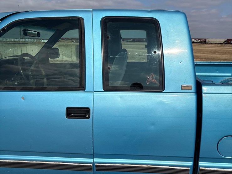 1994-chevrolet-silverado-1500-image-9