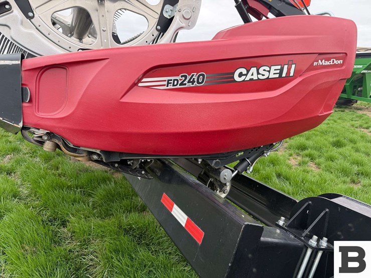 2023-mac-don-fd240-image-60