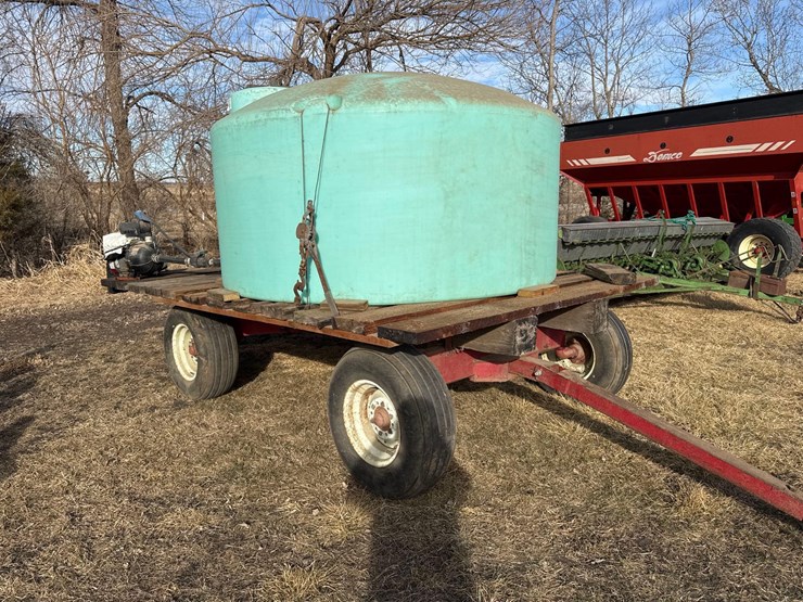 8ft-x-11-1/2ft-wooden-flatbed-with-water-tank-image-1
