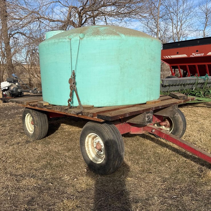 8ft x 11 1/2Ft wooden flatbed with Water Tank
