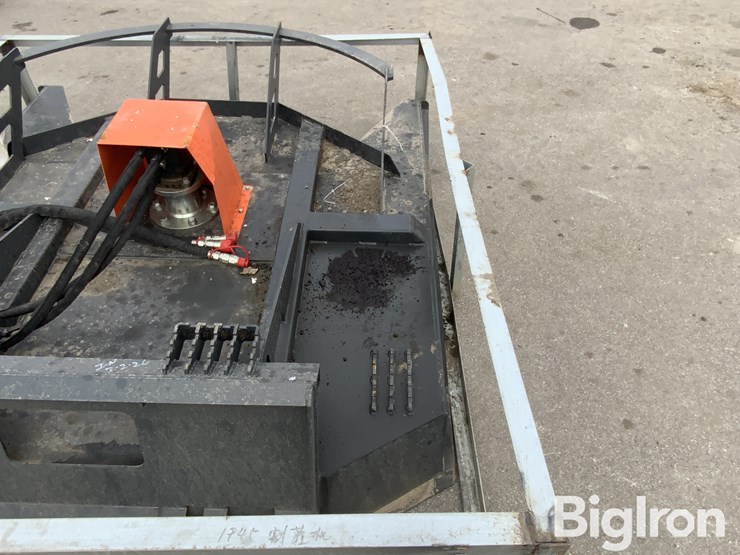 2025-massey-ferguson-730-image-11