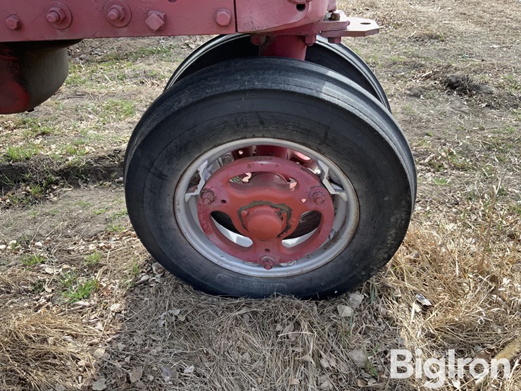 1944-farmall-m-2wd-tractor-image-14