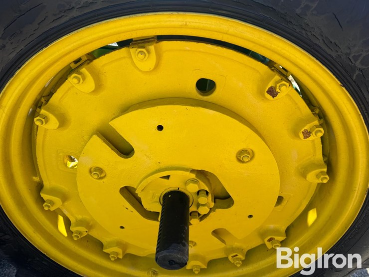 john-deere-3020-image-17