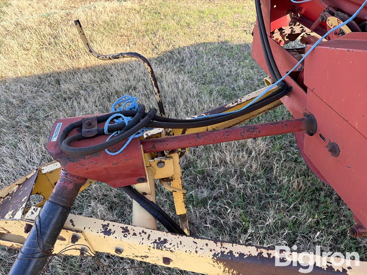 new-holland-520-image-12