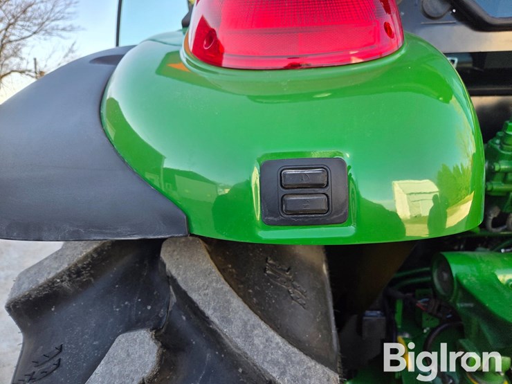 2024-john-deere-5095m-image-15