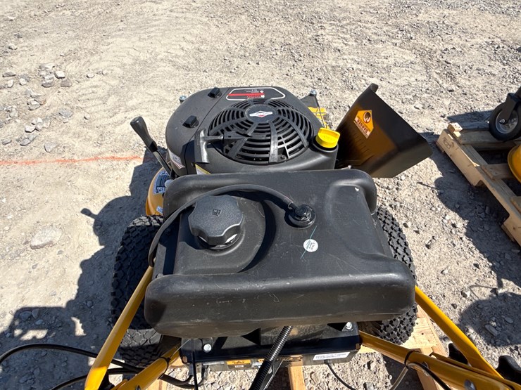 #34-•-unused-2022-dewalt-e1050-33"-push-mower-220310zd-inv#-41147-image-16