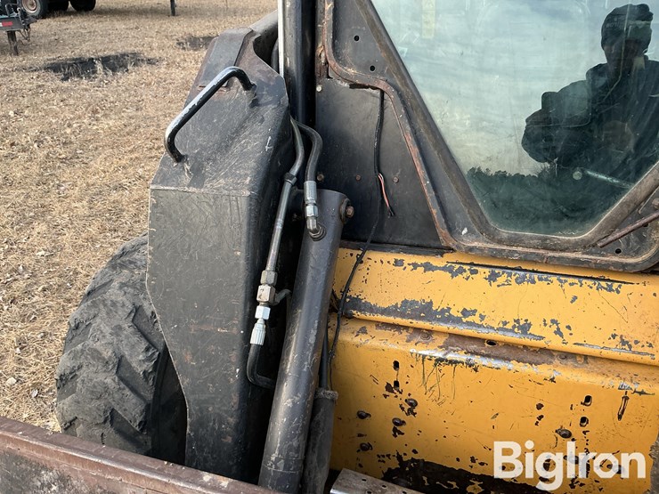 new-holland-lx885-image-14