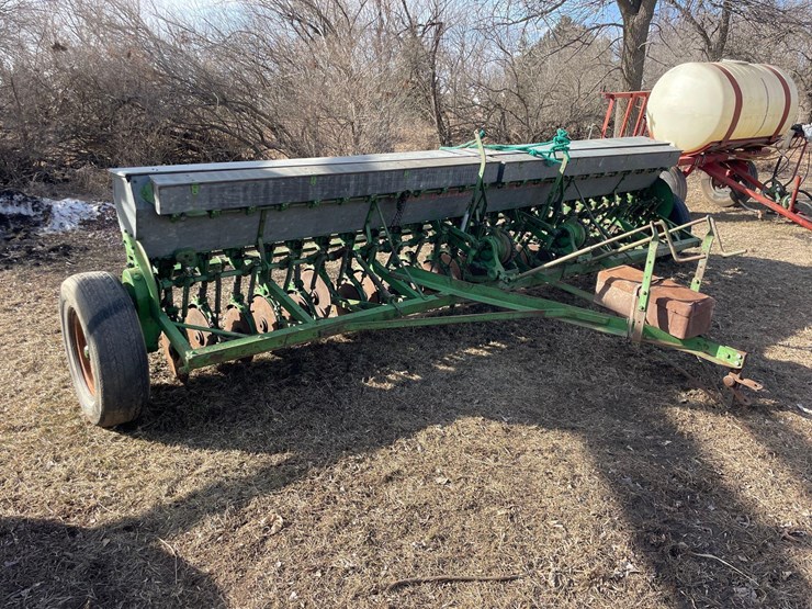 john-deere-grain-drill-image-1