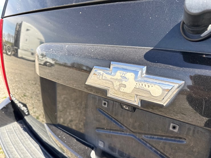 2010-chevrolet-tahoe-image-5