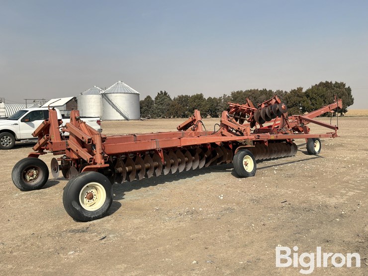 hesston-2410-image-5