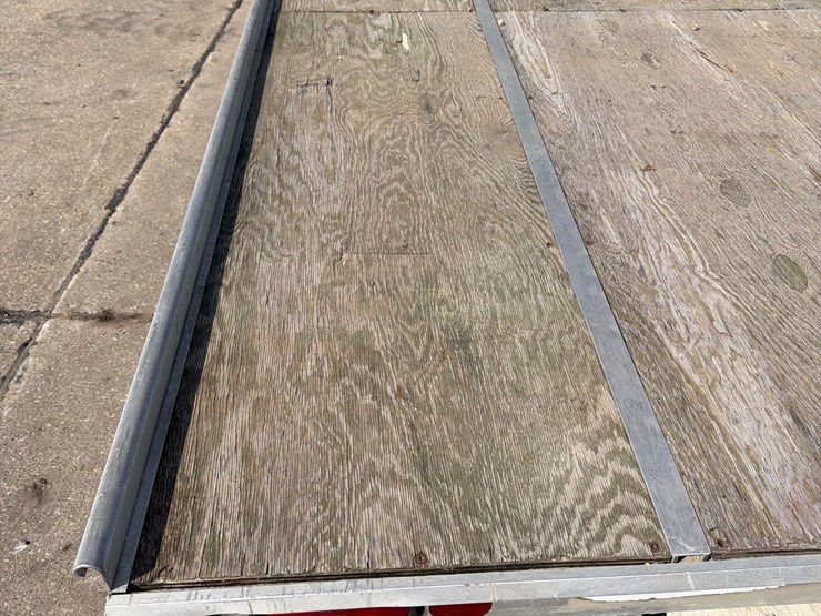 2005-newman-100”-x-22ft-snowmobile-trailer-image-25