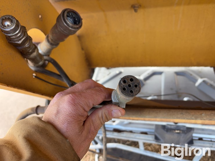 monroe-south-dakota-v-box-spreader/sander-image-11