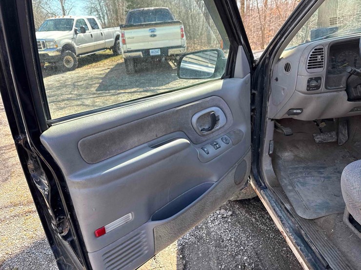 1995-gmc-1500-image-18