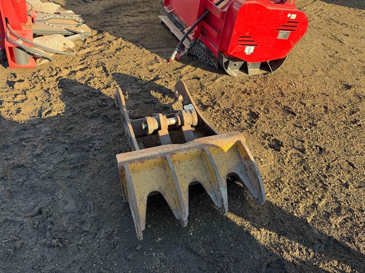 caterpillar-thumb-image-5