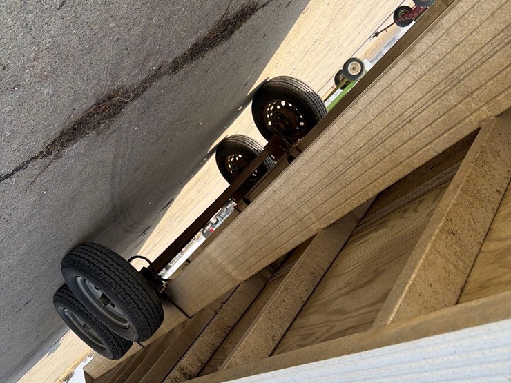 2005-newman-100”-x-22ft-snowmobile-trailer-image-19