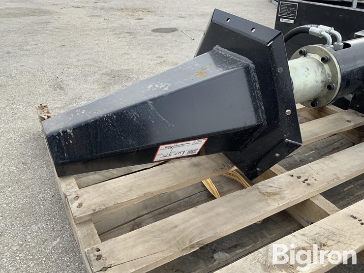 2025-massey-ferguson-730-image-17