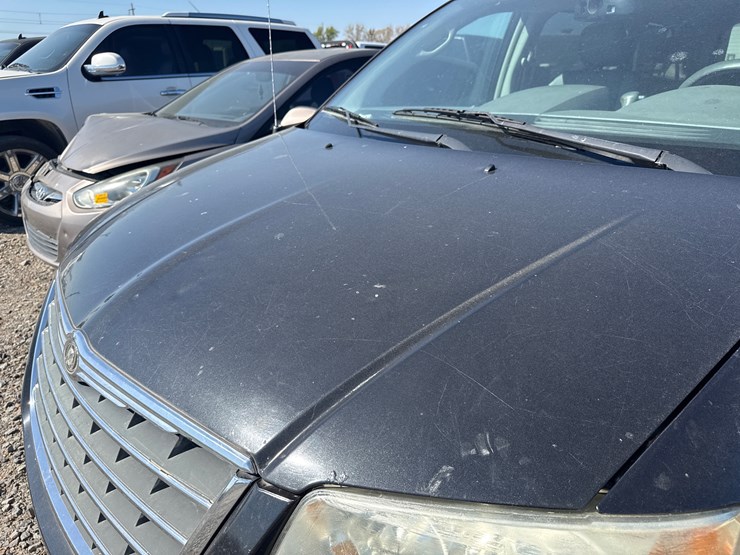 2009-chrysler-town-&-country-image-15