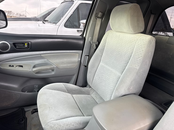 2006-toyota-tacoma-image-41