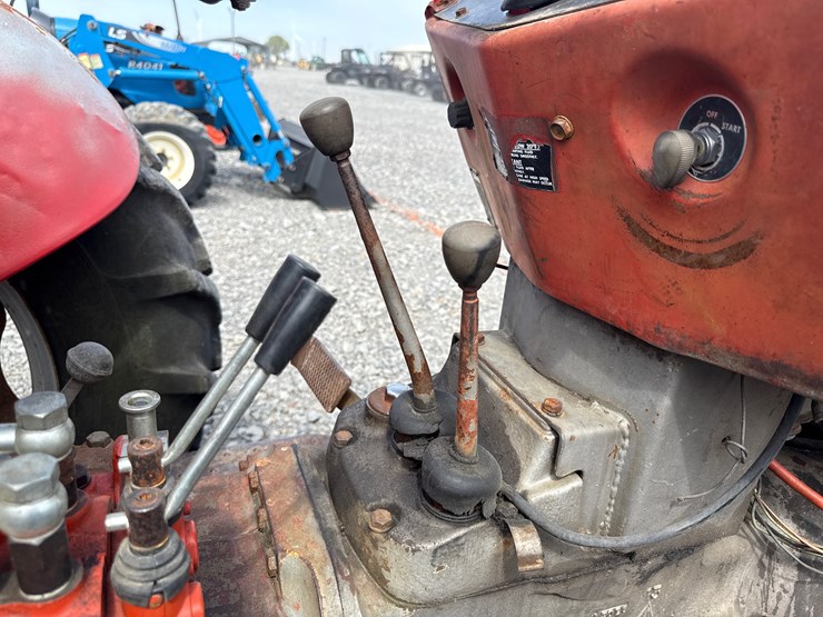 massey-ferguson-245-image-24
