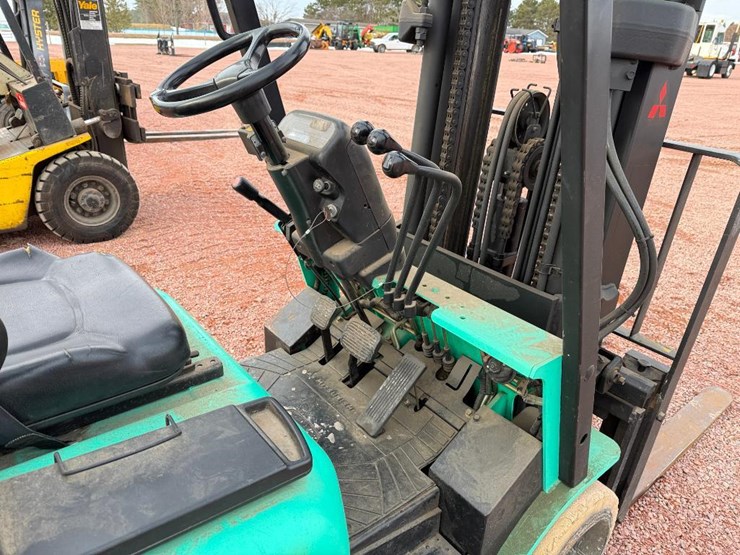 mitsubishi-fgc30k-image-29