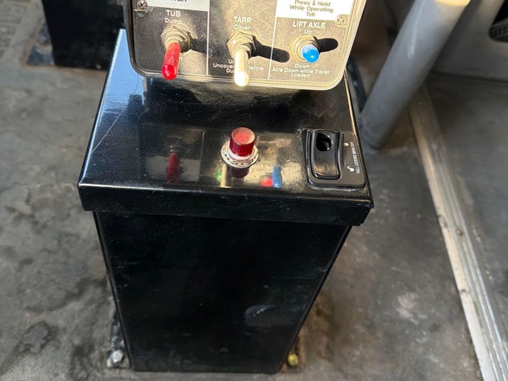 2001-volvo-vn-image-39