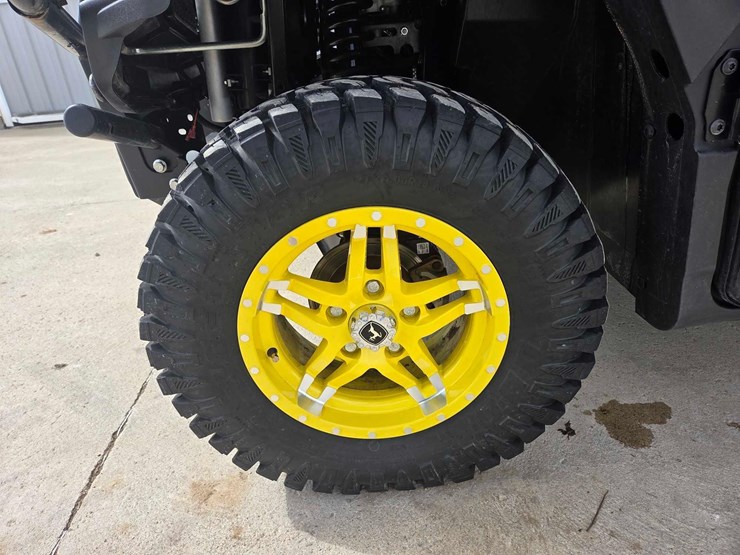 2024-john-deere-gator-image-12