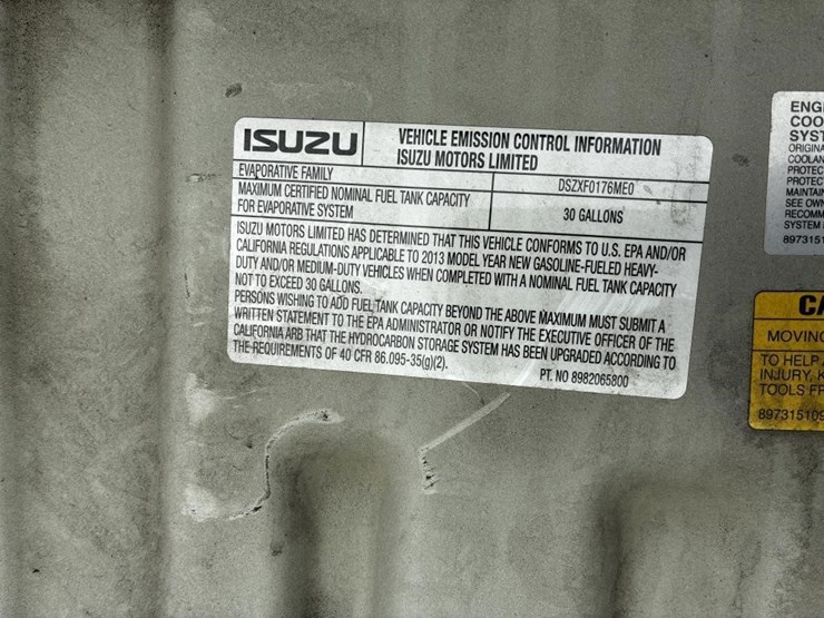 2013-isuzu-npr-image-13