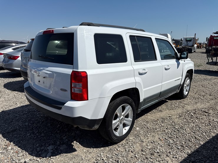 2012-jeep-patriot-image-3