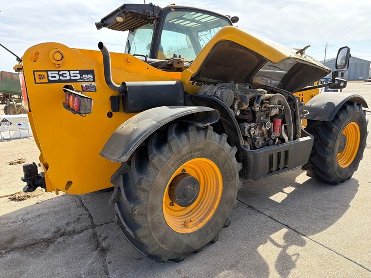2012-jcb-535-95-image-32
