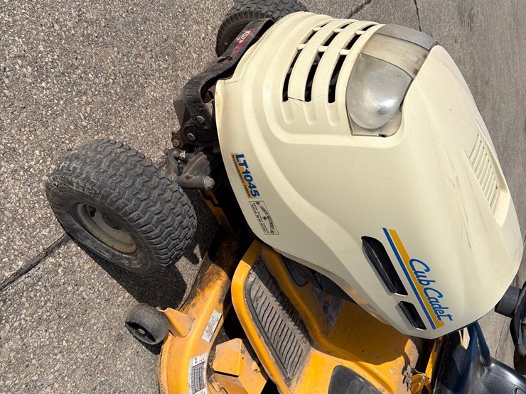 cub-cadet-lt1045-image-7