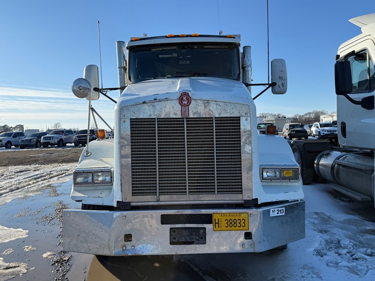 2010-kenworth-t800-image-2