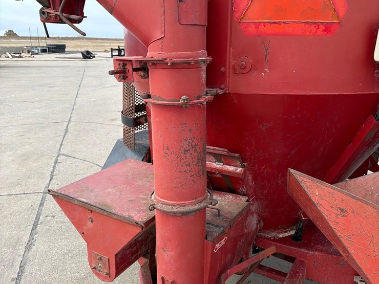 international-1250-image-18