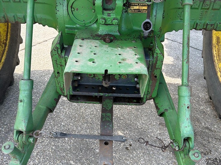 john-deere-3010-image-8