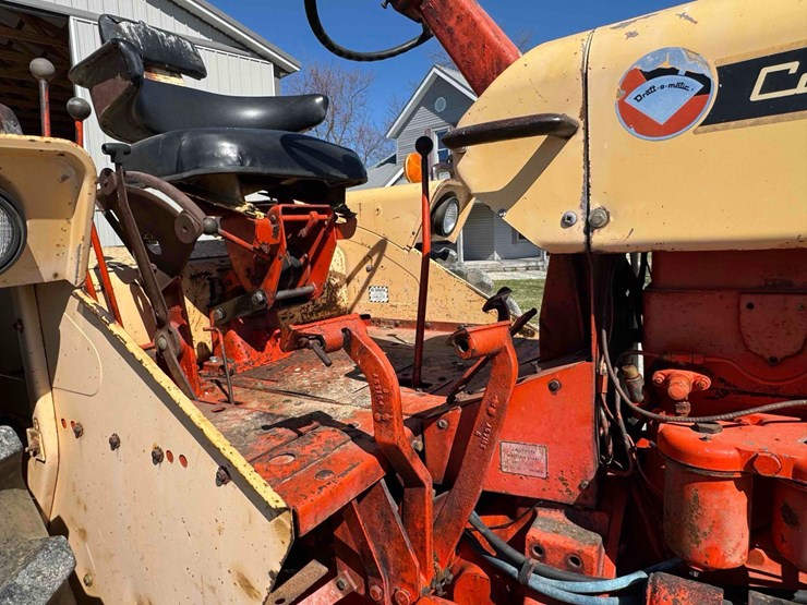 case-1030-comfort-king-tractor,-diesel,-wide-front,-18.4-34-tires,-5-front-weights,-2-remotes,-3pt.,-image-20