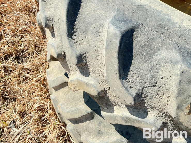 john-deere-380-image-19