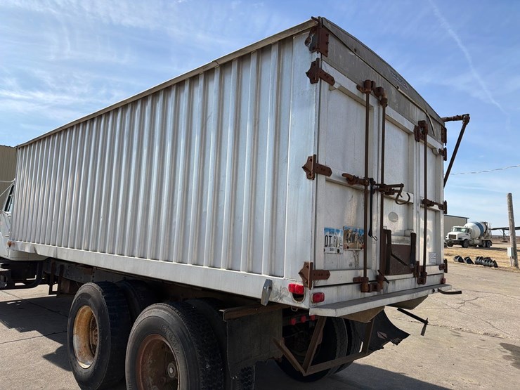 1990-international-4900-image-6