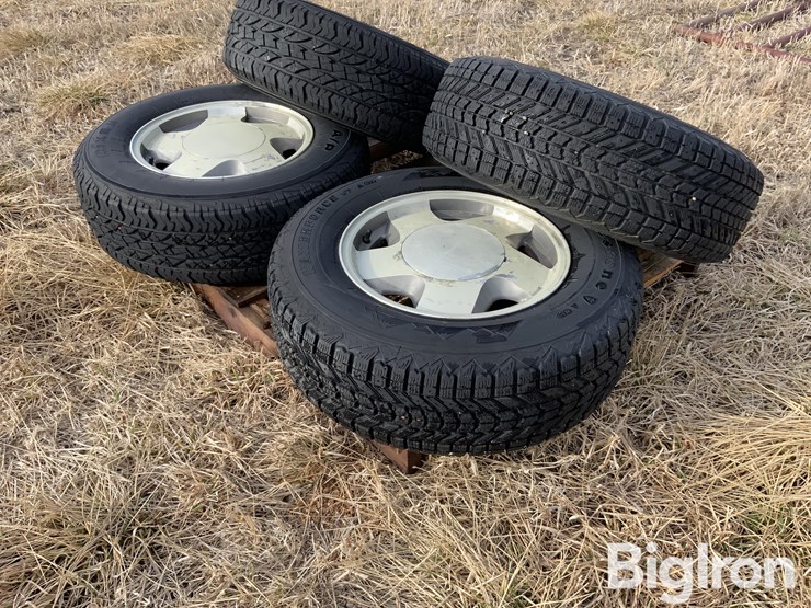 chevrolet-suburban-image-5