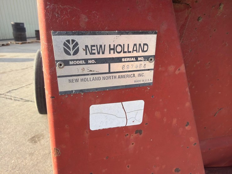 new-holland-195-image-19