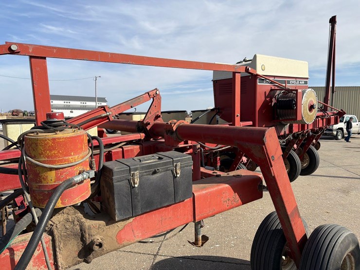 international-800-image-9