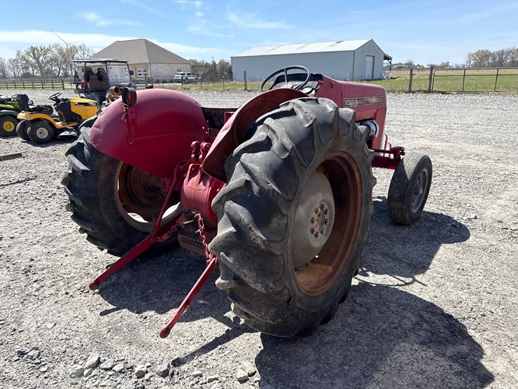 massey-ferguson-230-image-3