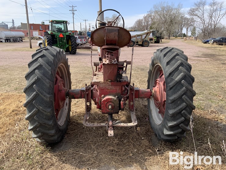 1954-farmall-400-2wd-tractor-image-6