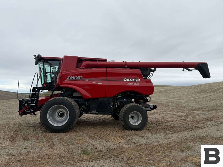2020-case-ih-8250-image-4