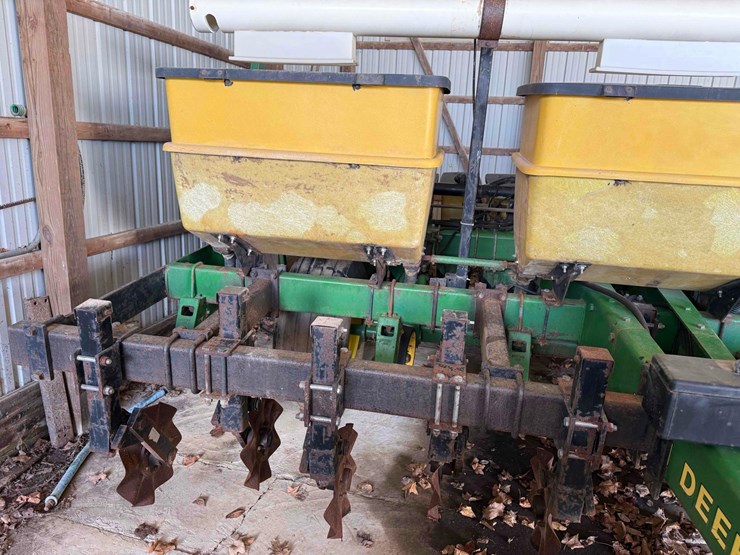 john-deere-7240-image-8